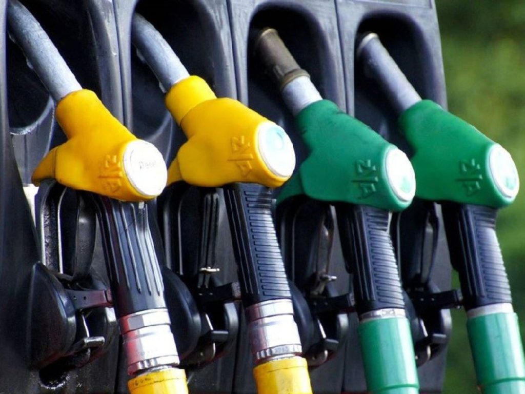 Ιταλία: Eνέκρινε διάταγμα που μειώνει τις τιμές των καυσίμων για 20 ημέρες