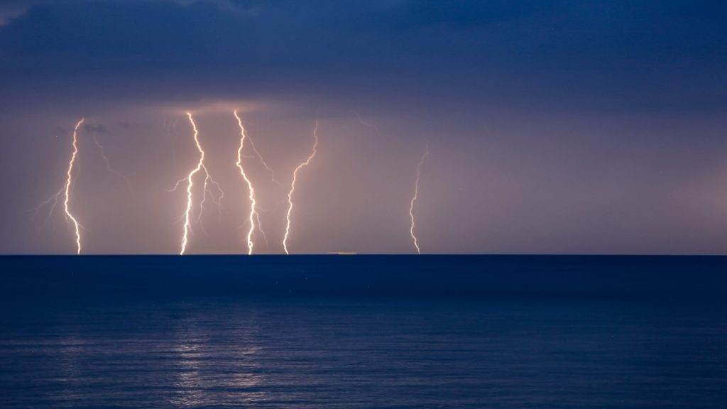 Στο «φως» αποχαρακτηρισμένα έγγραφα της CIA που αποδεικνύουν προσπάθειες «ελέγχου του καιρού»