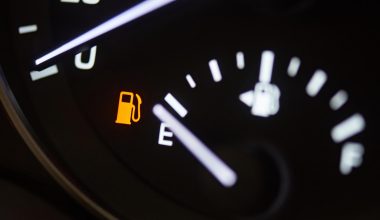 Στα ύψη οι τιμές σε βενζίνη και πετρέλαιο: Οι πέντε τρόποι για να μειώσετε την κατανάλωση καυσίμου