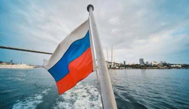 Σύμβουλος Β.Πούτιν: «Εξετάζεται η αποστολή ένοπλων ναυτικών συνοδειών για την προστασία του “σκιώδους στόλου”»