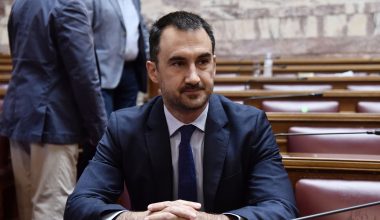 Α.Χαρίτσης: Παραιτείται από την ηγεσία της Νέας Αριστεράς – Αποχωρεί και από την ΚΟ του κόμματος