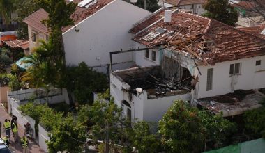Ιρανικός πύραυλος «προσγειώθηκε» σε σαλόνι σπιτιού στο Ισραήλ (φώτο)