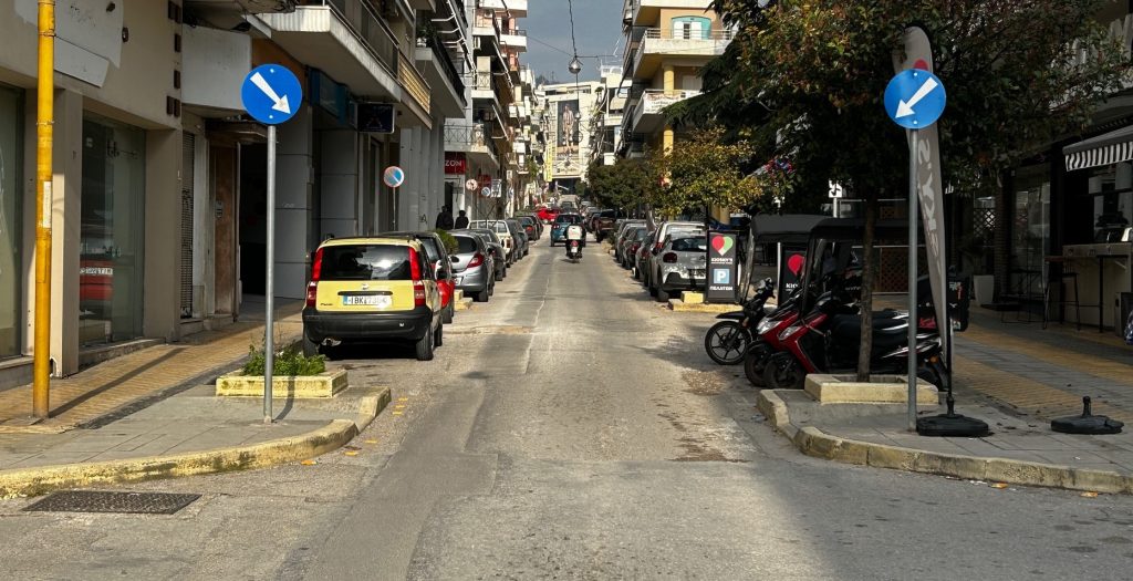 Τραγωδία στη Λαμία: Περαστικοί εντόπισαν νεκρό έναν 49χρονο στο κέντρο της πόλης