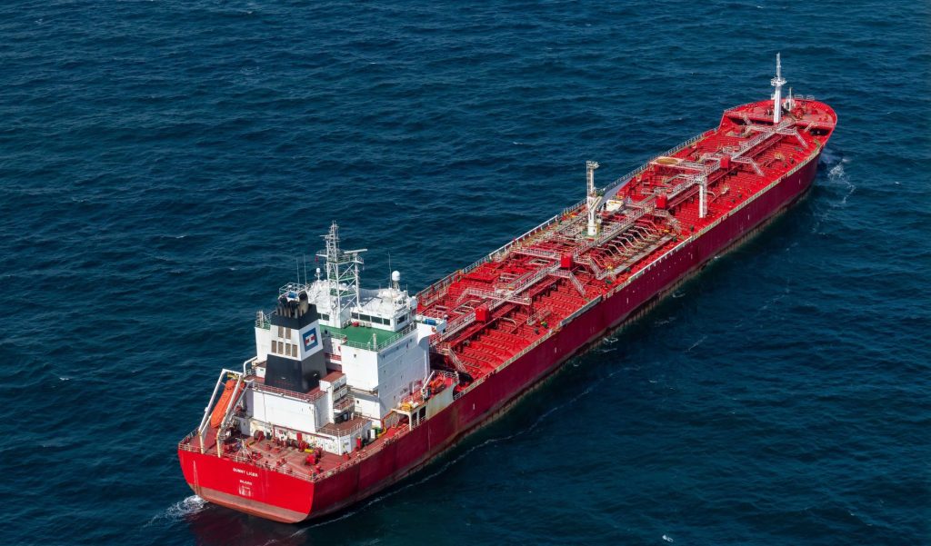 Ρεσάλτο των γαλλικών δυνάμεων σε ρωσικό τάνκερ στη δυτική Μεσόγειο: H ανάρτηση Ε.Μακρόν