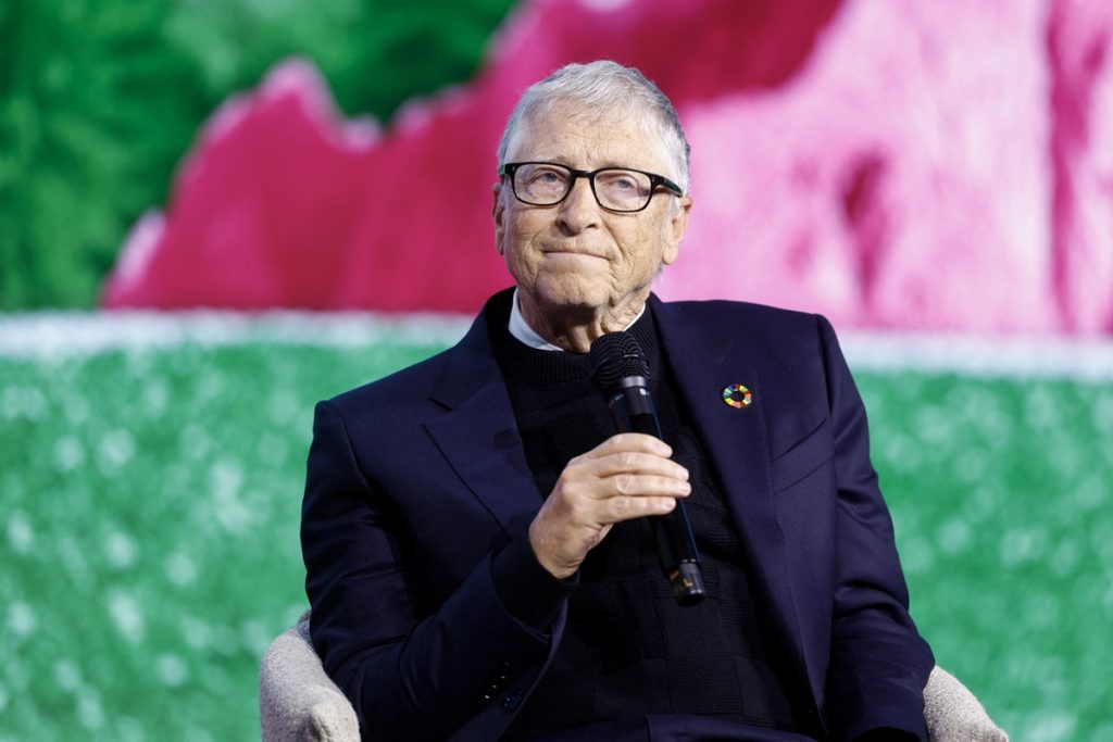 Αυτά είναι τα επαγγέλματα που θα «σωθούν» από την Τεχνητή Νοημοσύνη σύμφωνα με τον Μπιλ Γκέιτς