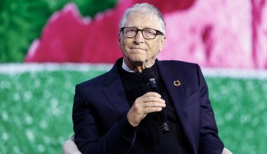 Αυτά είναι τα επαγγέλματα που θα «σωθούν» από την Τεχνητή Νοημοσύνη σύμφωνα με τον Μπιλ Γκέιτς