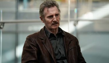 Λ.Νίσον: Έντονη ανησυχία προκάλεσε η εμφάνιση του ηθοποιού σε εκδήλωση – «Έχει αποσυντεθεί εντελώς»