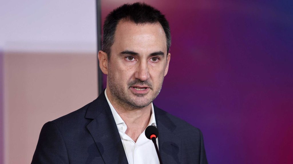 Η «Νέα Αριστερά» είναι έτοιμη να διαλυθεί από μόνη της και διώχνει τον Α.Χαρίτση που τάσσεται υπέρ Τσίπρα