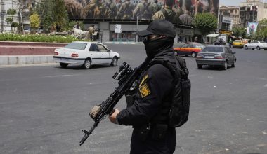 Ιράν: Τουλάχιστον 25 άτομα συνελήφθησαν για κοινοποίηση πληροφοριών «σε εχθρικά ΜΜΕ»