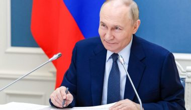 Η Le Monde αποθεώνει τον Β.Πούτιν: Πώς η Ρωσία κερδίζει από τον πόλεμο στη Μέση Ανατολή χωρίς να συμμετέχει