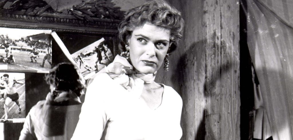 «Άλλη είχε το όνομα και άλλη τη χάρη»: Όταν η Μ.Μερκούρη χαστούκισε τέσσερις φορές την «κακιά» του ελληνικού σινεμά