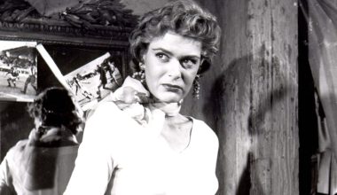 «Άλλη είχε το όνομα και άλλη τη χάρη»: Όταν η Μ.Μερκούρη χαστούκισε τέσσερις φορές την «κακιά» του ελληνικού σινεμά