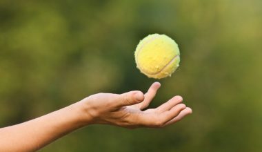 Το απλό τεστ με το μπαλάκι του τένις που μπορεί να προβλέψει πόσα χρόνια θα ζήσετε: Πώς θα το κάνετε