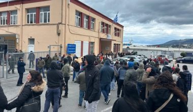 Λέσβος: Νέα συγκέντρωση κτηνοτρόφων στο λιμάνι της Μυτιλήνης κατά των μέτρων για τον αφθώδη πυρετό