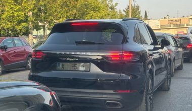 «Τσουχτερό» το πρόστιμο για όσους οδηγούς «πειράζουν» τις πινακίδες κυκλοφορίας στο όχημά τους