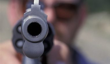 Ιωάννινα: Αστυνομικός αυτοπυροβολήθηκε στο κεφάλι με το υπηρεσιακό του όπλο στο Αστυνομικό Μέγαρο!