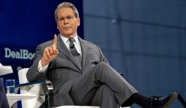 Σκοτ Μπέσεντ για το Ιράν: «Όλες οι επιλογές είναι στο τραπέζι – Δεν θέλουμε να αποκτήσουν πυρηνικά όπλα»