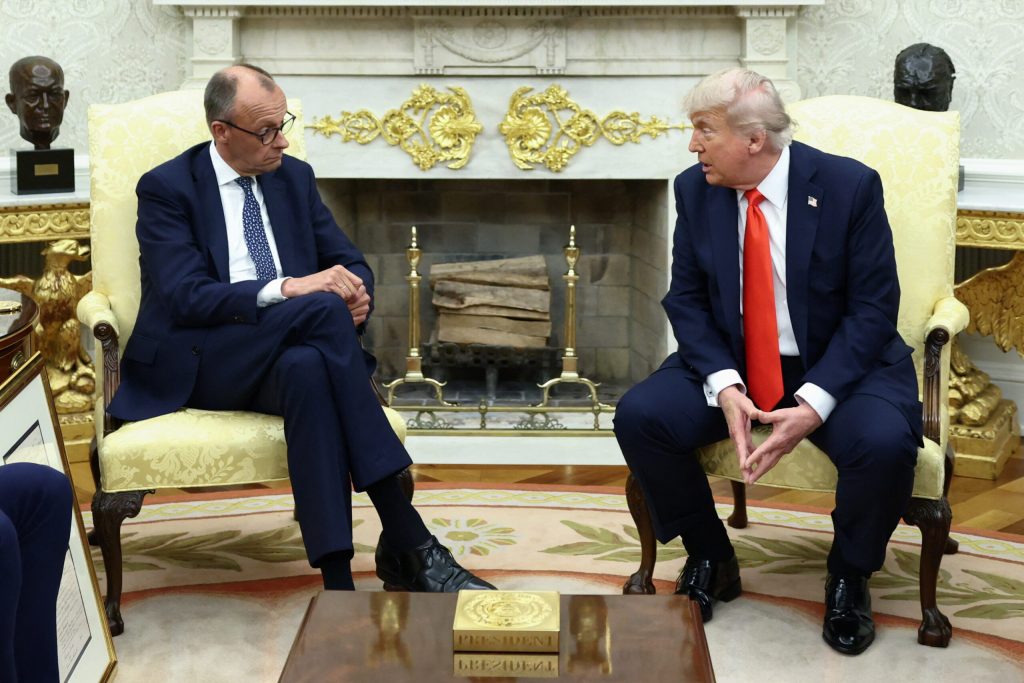 Τηλεφωνική επικοινωνία Φ.Μερτς με τον Ν.Τραμπ για τον πόλεμο στη Μέση Ανατολή