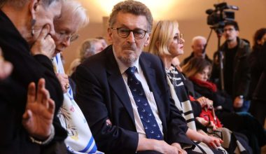 Αγνώριστος ο Ρόμπερτ Πάουελ: Να πώς είναι σήμερα ο «Ιησούς από τη Ναζαρέτ» (φώτο)