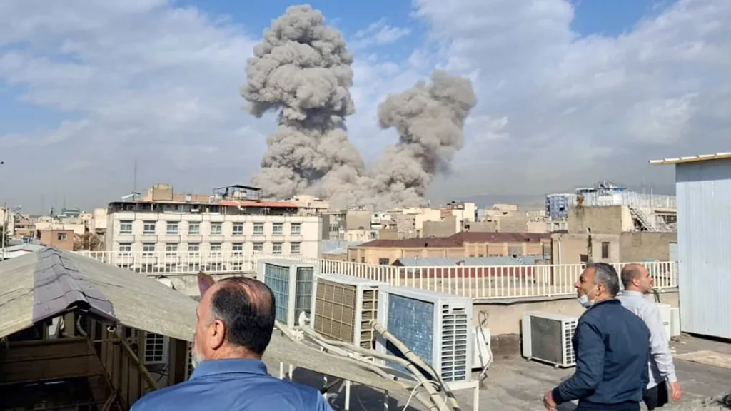 Το Ισραήλ εξαπέλυσε νέο γύρο αεροπορικών επιδρομών κατά της Τεχεράνης μετά τις δηλώσεις Ν.Τραμπ