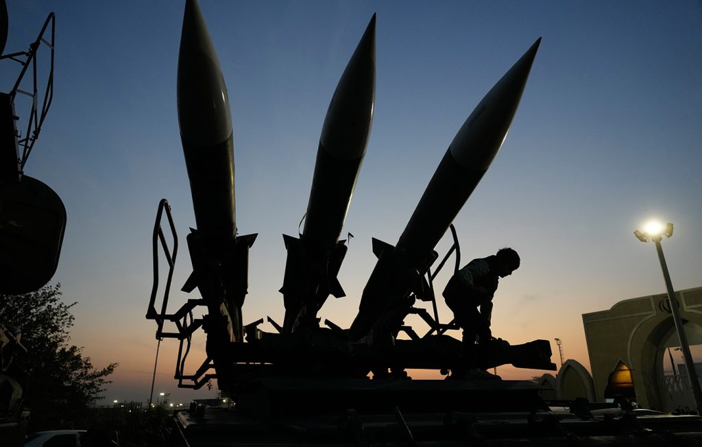 Ισραηλινός Στρατός: «Βαλλιστικοί πύραυλοι που εκτόξευσε χθες το Ιράν έπληξαν τον Λίβανο»