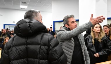 Ένταση στην δίκη των Τεμπών: Μ.Καρυστιανού προς τους 36 κατηγορούμενους – «Γιατί σας φοβίζει η δημοσιότητα;»