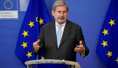 Την παραίτησή του από τη θέση του ειδικού απεσταλμένου της ΕΕ για την Κύπρο ανακοίνωσε ο Γιοχάνες Χαν