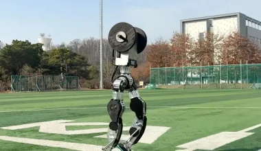 Nότια Κορέα: H ΚΑIST ετοιμάζει ρομπότ «Χάρι Κέιν» – Βαράει σουτάκια σαν άνθρωπος (βίντεο)