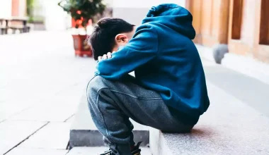 Ανήλικος στην Πάτρα έπεσε θύμα ξυλοδαρμού από 17χρονο: Για την υπόθεση συνελήφθη και ο πατέρας του