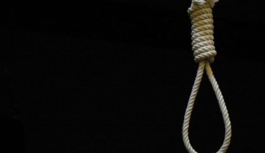 Τραγωδία στην Εύβοια: Αστυνομικοί εντόπισαν νεκρό έναν 73χρονο που κρεμάστηκε μέσα στο σπίτι του