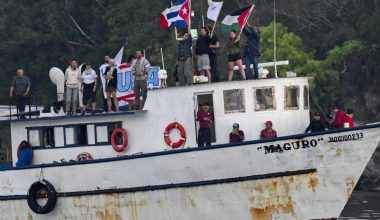Έφτασε στην Κούβα ο πρώτος στολίσκος με ανθρωπιστική βοήθεια (βίντεο)