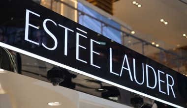 Η Estée Lauder «ένα βήμα» πριν την εξαγορά της ισπανικής Puig Brands