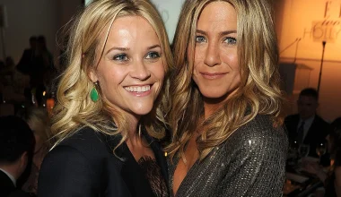 Η Τζένιφερ Άνιστον «στάζει μέλι» για την Ρις Γουίδερσπουν: «Είναι η καρδιά μου και η συνοδοιπόρος μου» (βίντεο)