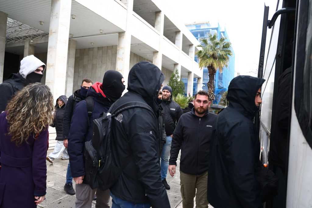 Kακουργηματική δίωξη στους 22 συλληφθέντες για τις απάτες σε βάρος του ΕΦΚΑ και του Δημοσίου