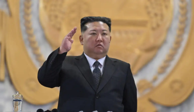 Κιμ Γιονγκ Ουν: «Η Βόρεια Κορέα δεν θα εγκαταλείψει ποτέ το καθεστώς της πυρηνικής δύναμης»