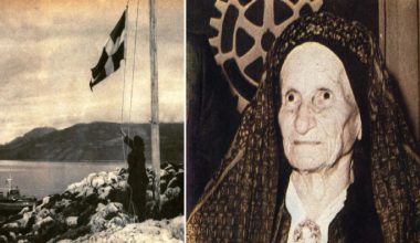 «Κυρά της Ρω»: Σε βράχο ύψους 10 μέτρων ο ανδριάντας της γυναίκας που για 40 χρόνια ύψωνε την ελληνική σημαία