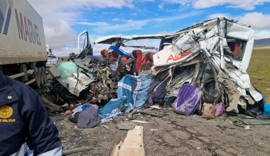 Τροχαίο στο Περού: Τουλάχιστον 13 νεκροί και 5 τραυματίες από σύγκρουση μίνι βαν με φορτηγό