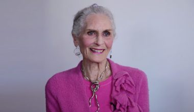 «Έφυγε» από τη ζωή σε ηλικία 97 ετών η Δάφνη Σέλφε: Το γηραιότερο εν ενεργεία μοντέλο μόδας στον κόσμο (φώτο)