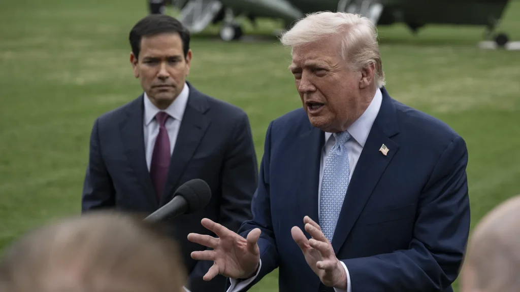 Τραμπ: «Αριστεροί και Δημοκρατικοί μισούν τη χώρα και τα στρατιωτικά μας επιτεύγματα»