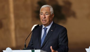 Το μήνυμα του Α.Κόστα για την 25η Μαρτίου στα ελληνικά