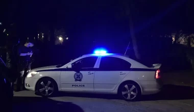 Ζωγράφου: Iσχυρή έκρηξη από γκαζάκια σε είσοδο πολυκατοικίας