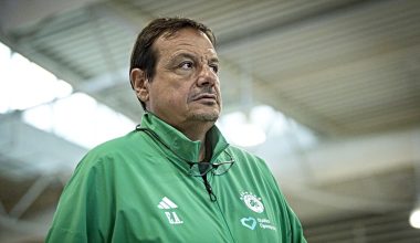 Ε.Αταμάν προς τους παίκτες του μετά τη νίκη του Παναθηναϊκού: «Μην χαλαρώνετε – Τίποτα δεν έχει τελειώσει» (βίντεο)