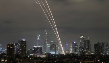 Βίντεο: Η στιγμή που ιρανικός πύραυλος κτυπά κτήριο στο Τελ Αβίβ