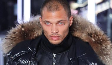 Τζέρεμι Μικς: Ο «πιο σέξι εγκληματίας του κόσμου» μιλά για τους ξυλοδαρμούς στη φυλακή & τις γυμνές φωτογραφίες