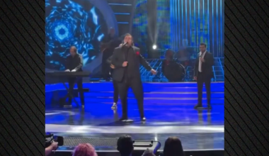 Αποθεώθηκε παίκτης του Your Face Sounds Familiar της Βουλγαρίας: Ενσάρκωσε τον Β.Καρρά & τραγούδησε το «Φαινόμενο»