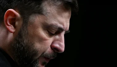 Δύσκολές στιγμές για τον Β.Ζελένσκι: Οι ΗΠΑ ξεχνούν την Ουκρανία και στέλνουν στην Μ.ΑΝατολή τους α/α πυραύλους