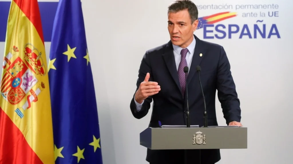 «Προαγωγή» στον υπουργό Οικονομικών από τον Π.Σάντσεθ – Τον διόρισε αντιπρόεδρο της κυβέρνησης