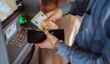 «Καταξοδεύτηκε» η κυβέρνηση του Κ.Μητσοτάκη: Στα 920 ευρώ μεικτά ο νέος κατώτατος μισθός!