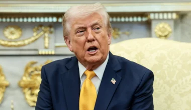 Ντ.Τραμπ σε Βρετανία: «Παιχνίδια» τα αεροπλανοφόρα σας – «Ο πόλεμος τελείωσε… μην μπείτε στον κόπο»