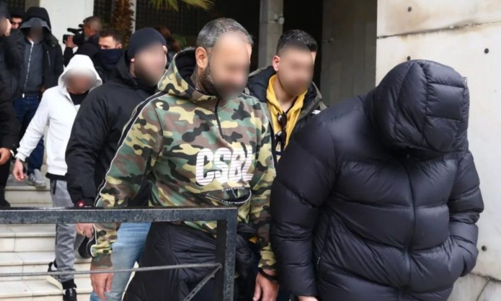 Κύκλωμα εξαπάτησης ΕΦΚΑ: Ελεύθεροι με περιοριστικούς όρους αφέθηκαν οι επτά κατηγορούμενοι